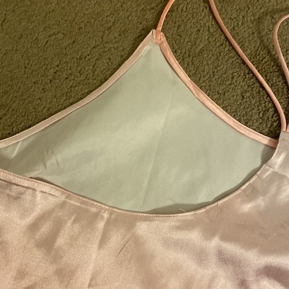 VICTORIA’S SECRET LIGHT PINK‎ SATINY CAMISOLE - Picture 9 of 10